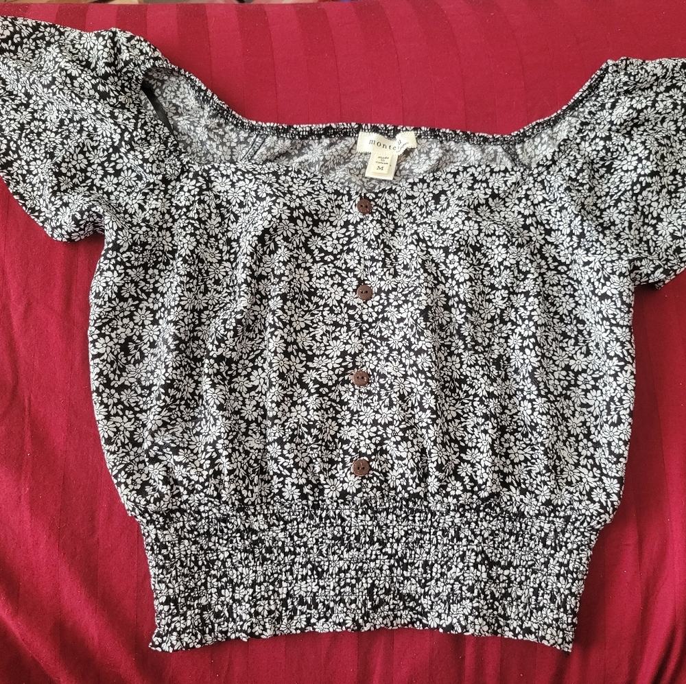 Monteau black and white floral crop top